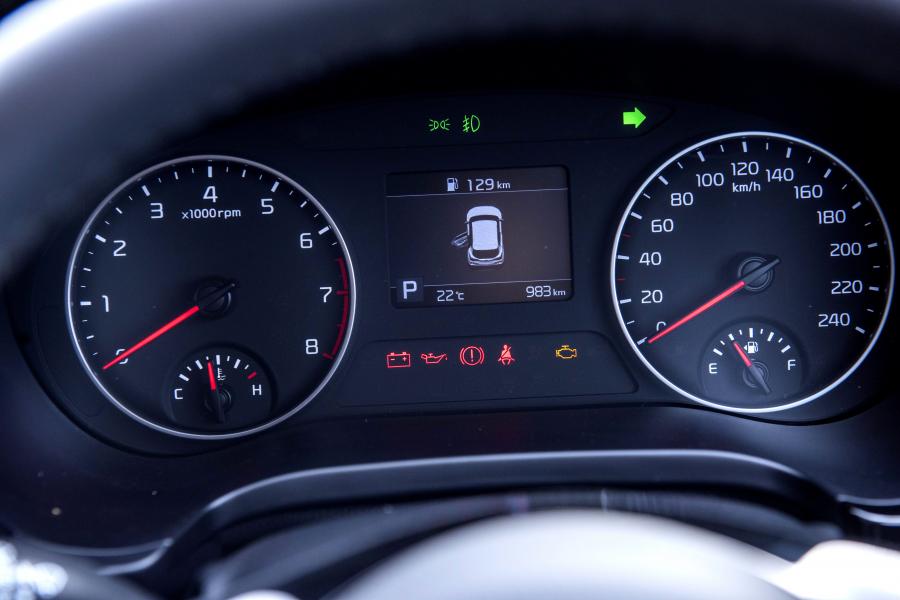 Панель приборов Kia Seltos EX+ 2020 года  (ZA) (фото 27 из 34)
